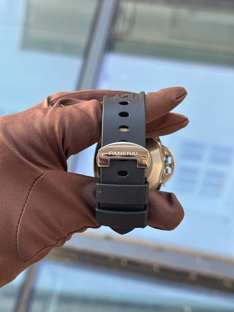 Panerai Luminor GMT Automatic